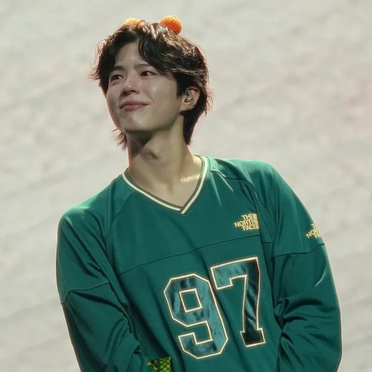 A moment captured by a fan of Park Bogum