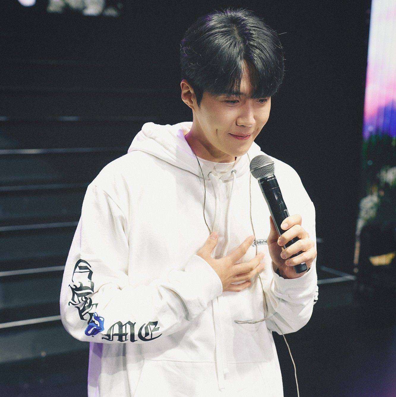 Behind-the-scenes cut of Kim Seonho