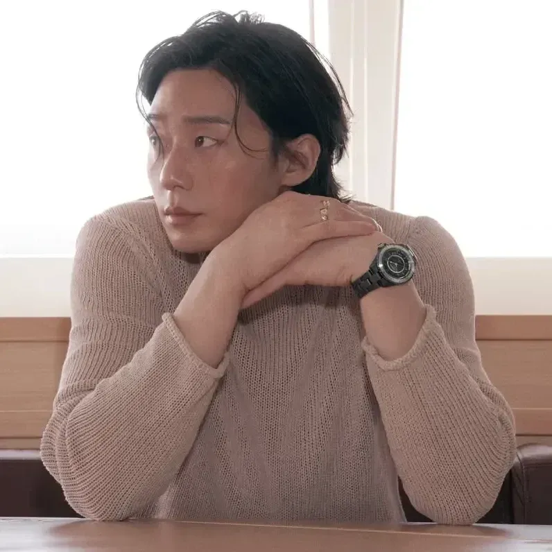A moment captured by a fan of Park Seojoon