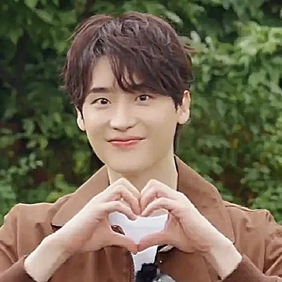 Recent activity shot of Lee Jongsuk