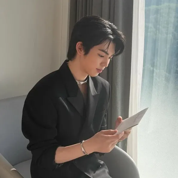 A moment captured by a fan of Cha Junhwan