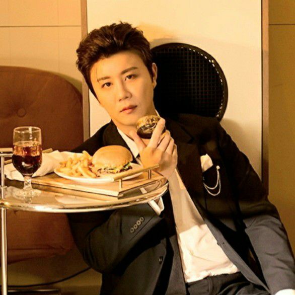 Behind-the-scenes cut of Jin Haesung