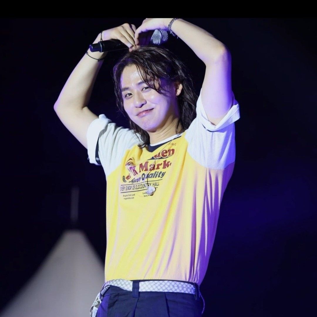 A moment captured by a fan of Lee Solomon