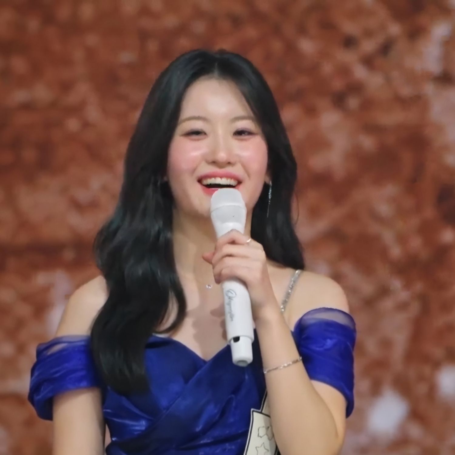 Momen yang diabadikan oleh penggemar Oh Yujin