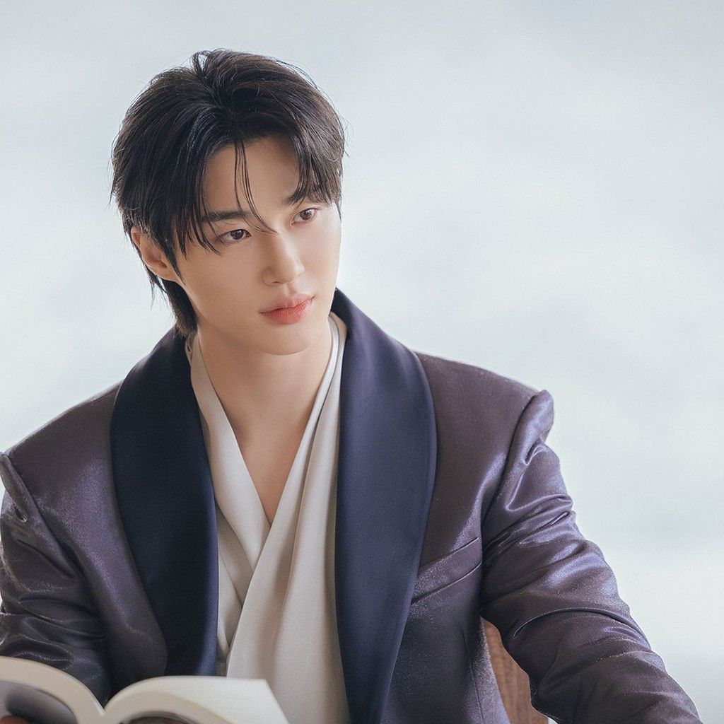 粉丝拍下的边佑锡瞬间