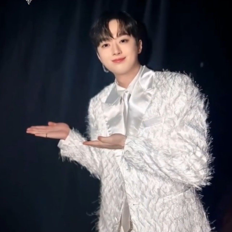 Momen yang diabadikan oleh penggemar Lee Chanwon