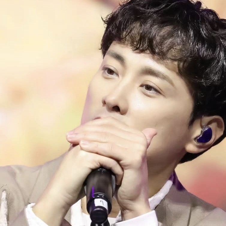 闵庚勋的最新照片