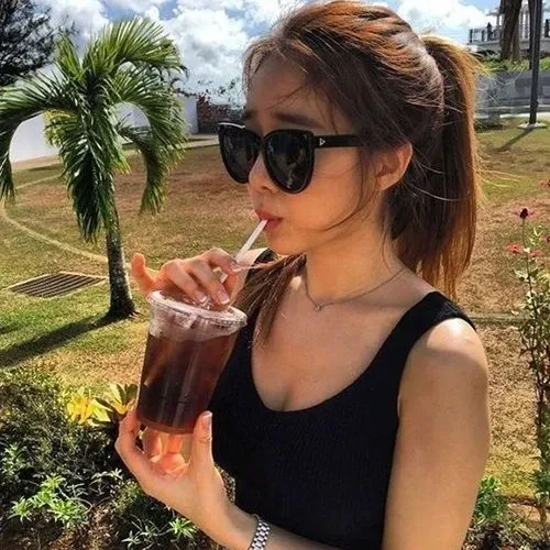 Recent activity shot of Yoo Inna