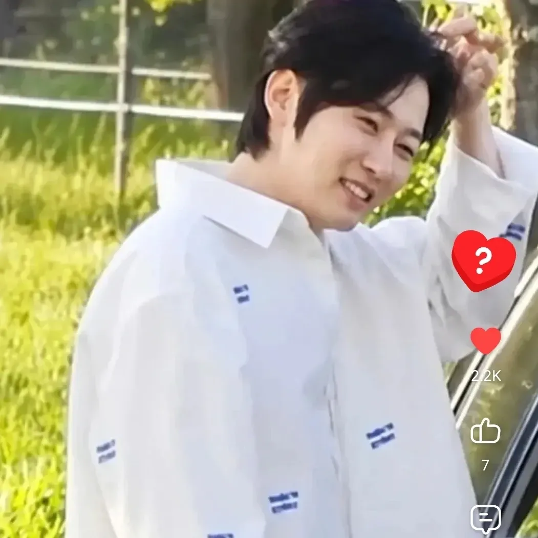 Behind-the-scenes cut of Kang Moonkyung