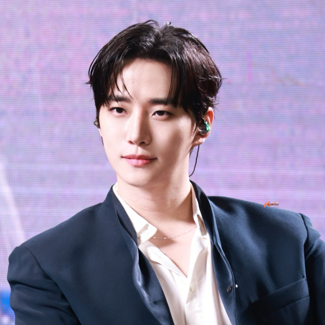 イ・ジュノのビハインドカット