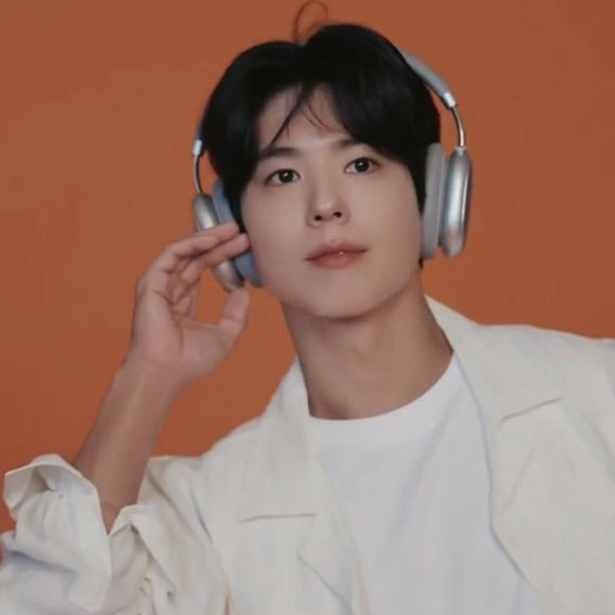 Behind-the-scenes cut of Park Bogum