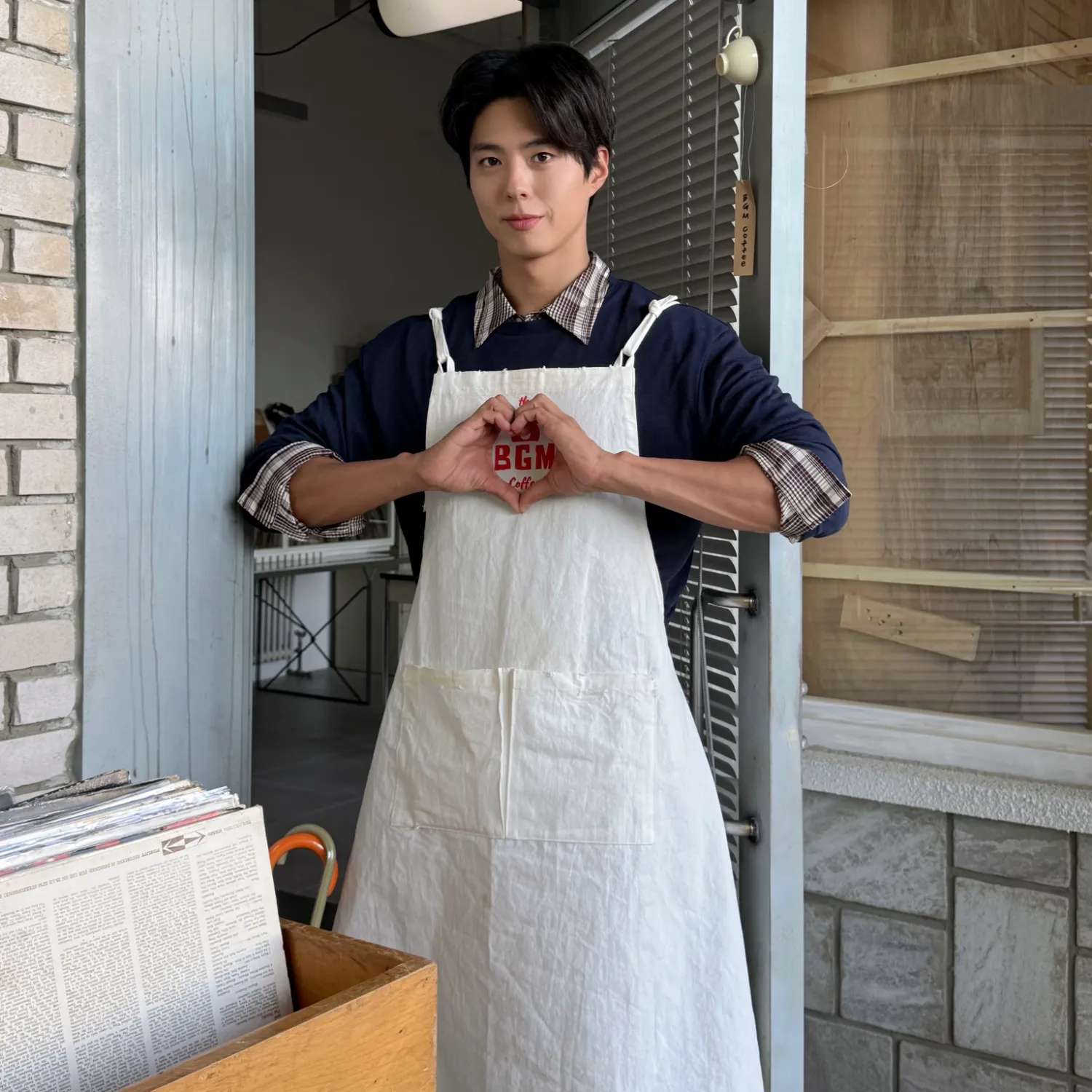 Behind-the-scenes cut of Park Bogum