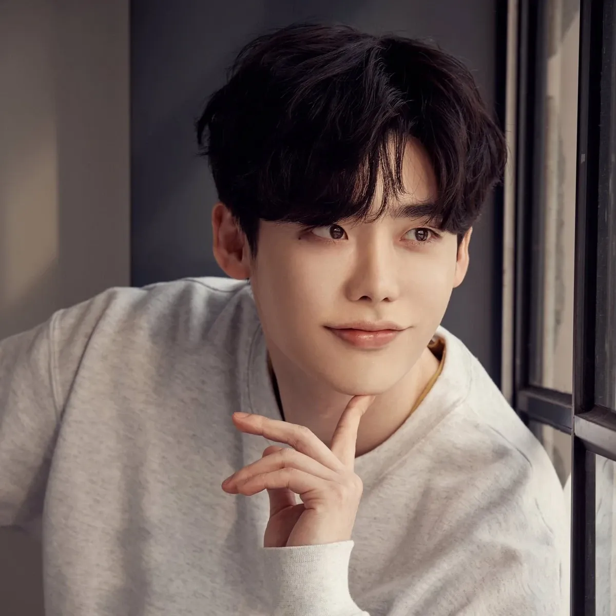 Recent activity shot of Lee Jongsuk