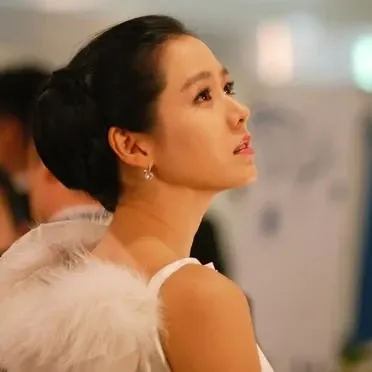 Cuplikan di balik layar dari Son Yejin
