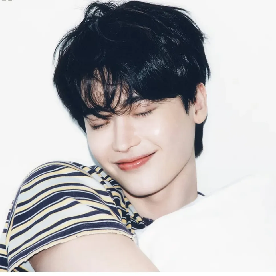 Behind-the-scenes cut of Lee Jongsuk