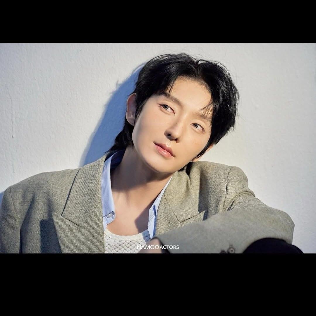 A moment captured by a fan of Lee Joongi