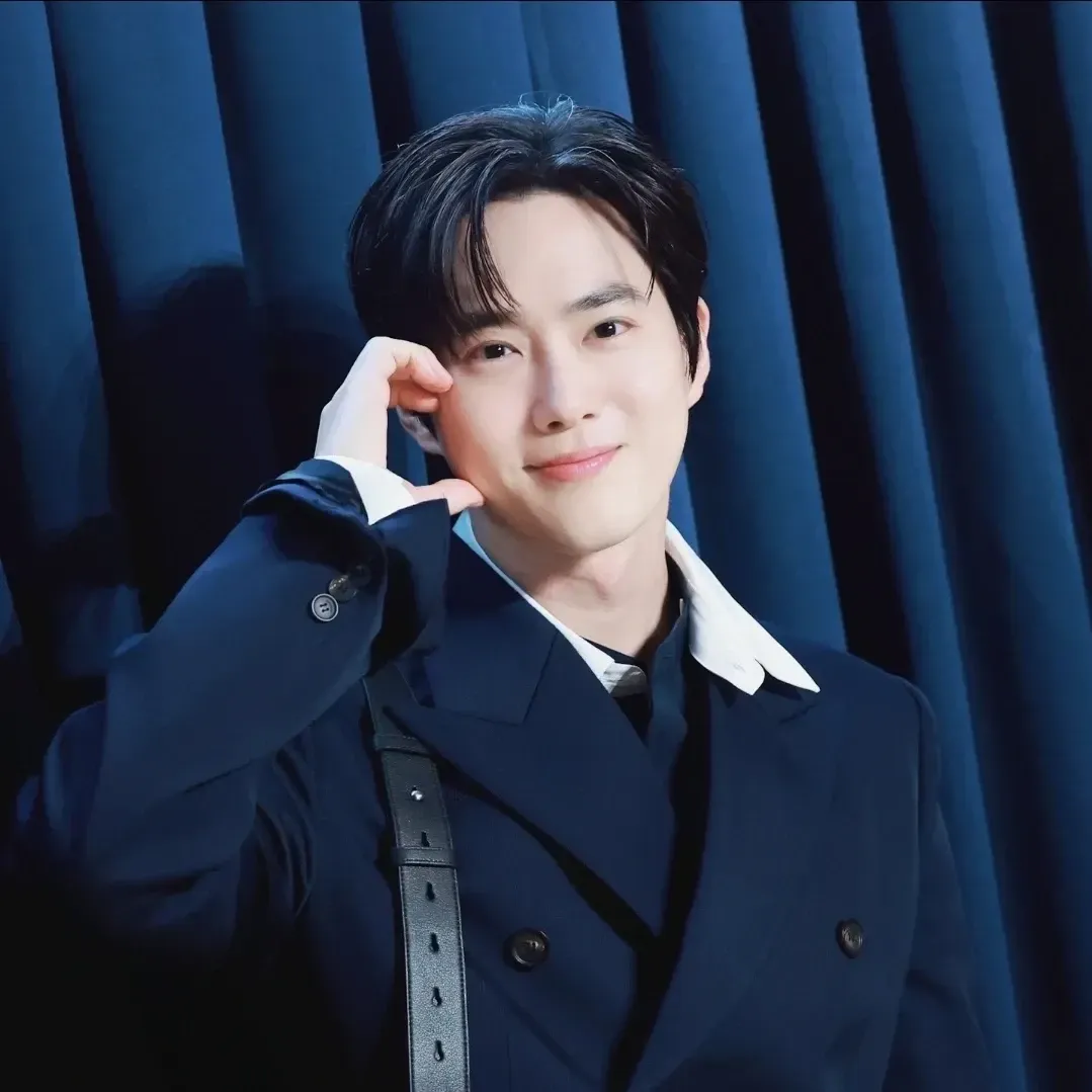 A moment captured by a fan of Suho