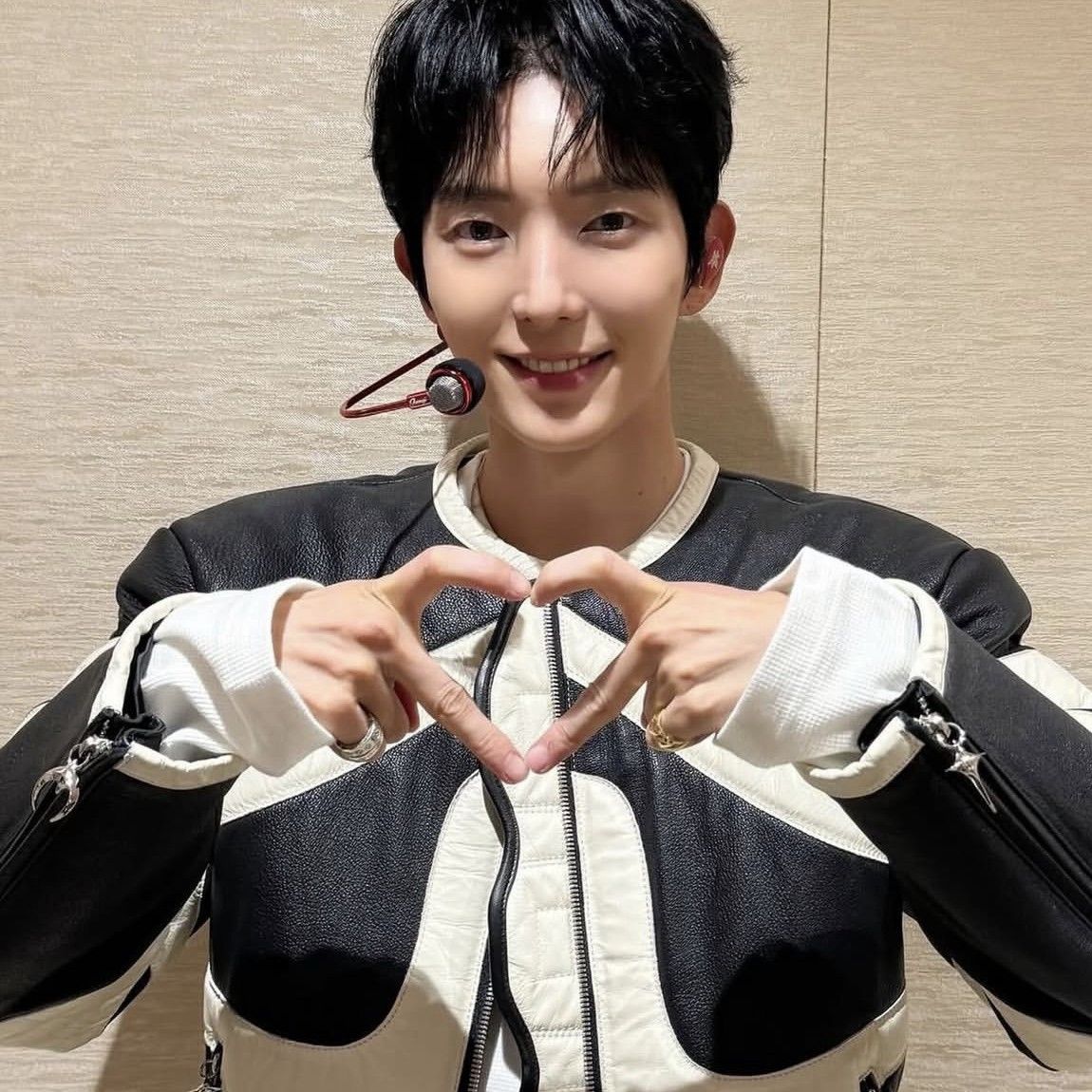 Behind-the-scenes cut of Lee Joongi