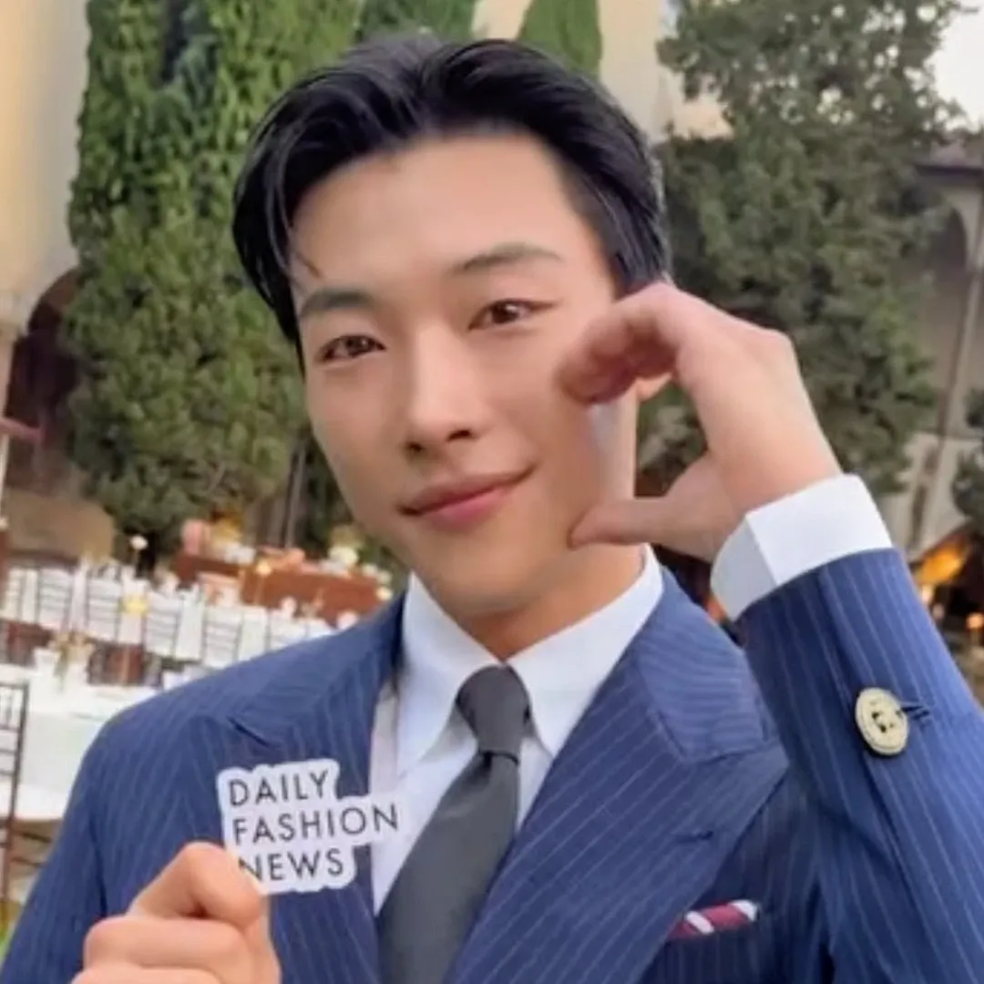 A moment captured by a fan of Woo Dohwan