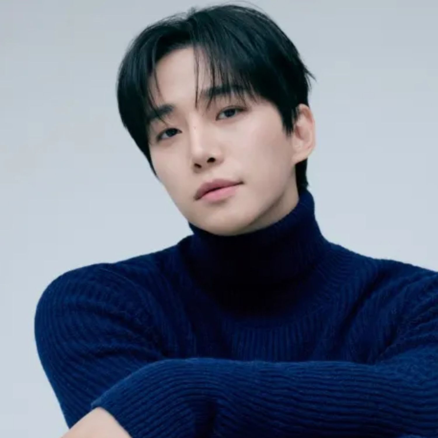 イ・ジュノのビハインドカット