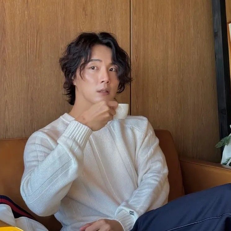 Recent activity shot of Yoon Shiyoon