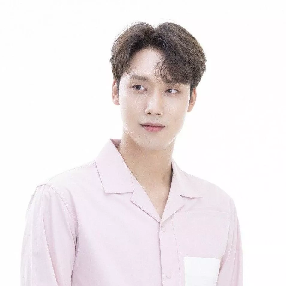 Recent activity shot of Choi Woojin