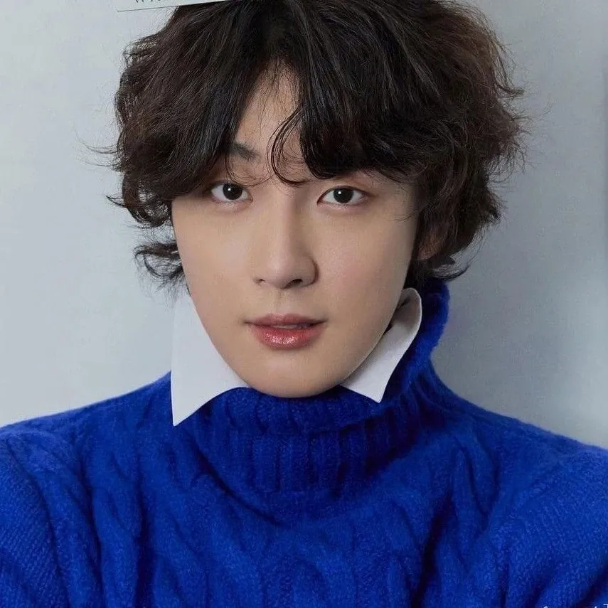 Latest photo of Yoon Shiyoon