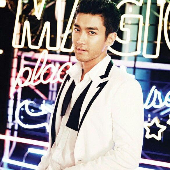 Recent activity shot of Choi Siwon