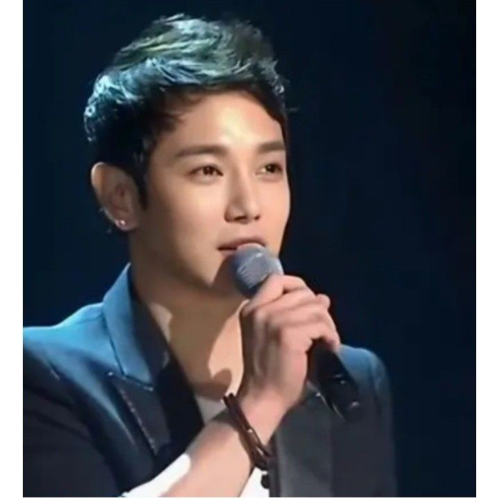 Behind-the-scenes cut of Hwanhee