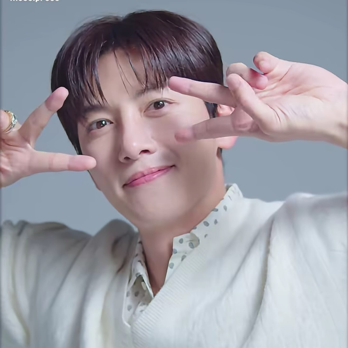 Behind-the-scenes cut of Ji Changwook