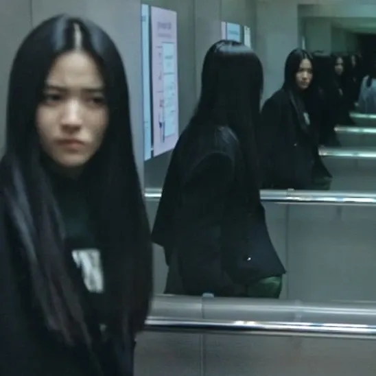 Behind-the-scenes cut of Kim Taeri