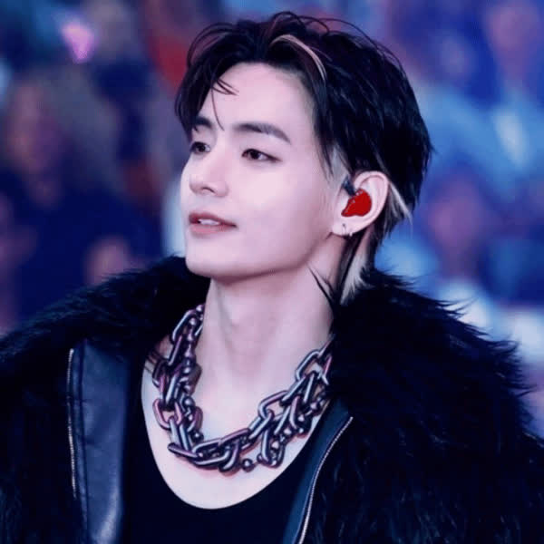 Popular profile image of Kim Taehyung (V) selected by vote