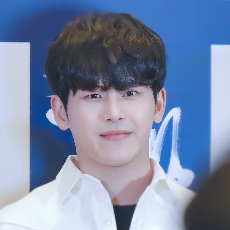 A moment captured by a fan of Hoya