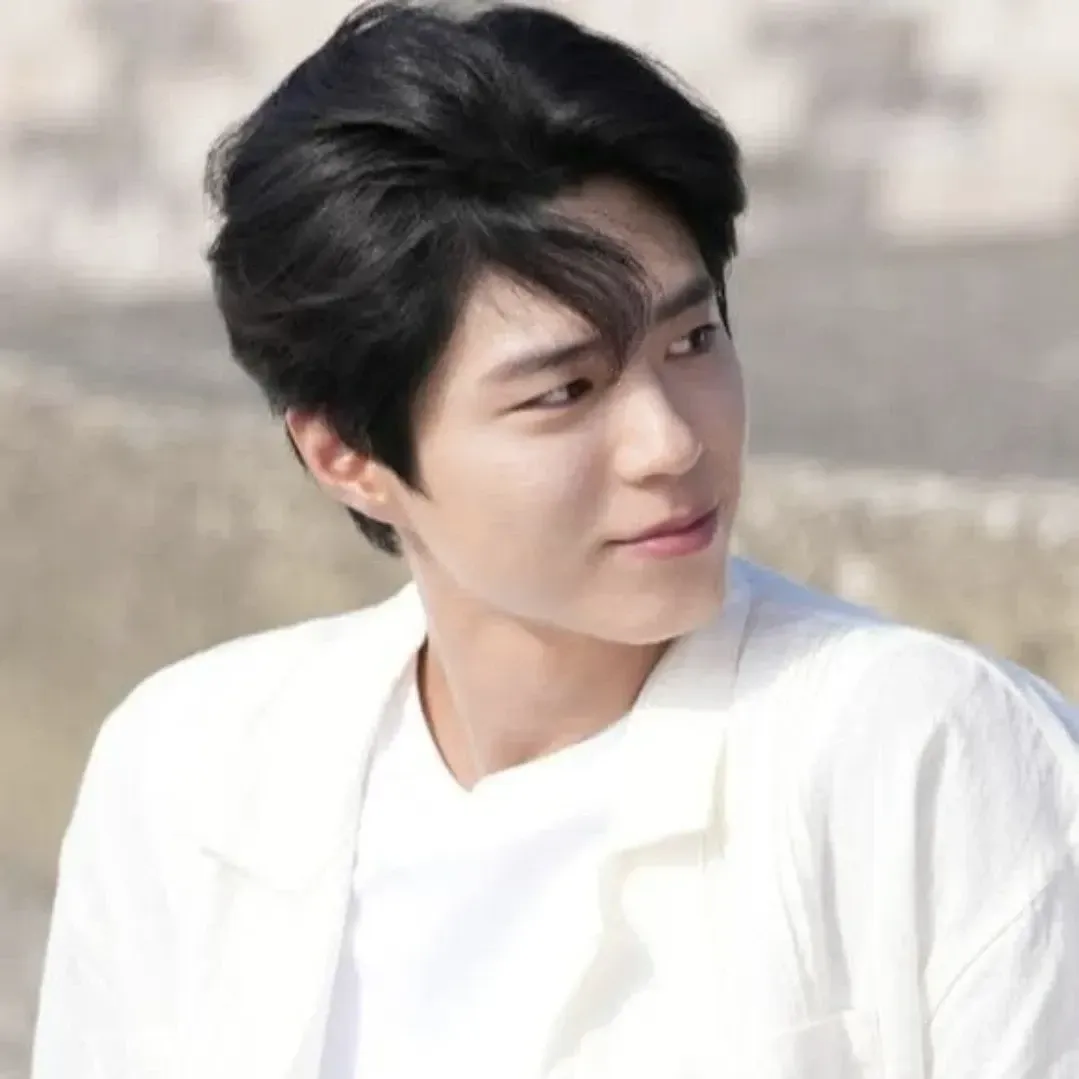 Recent activity shot of Park Bogum