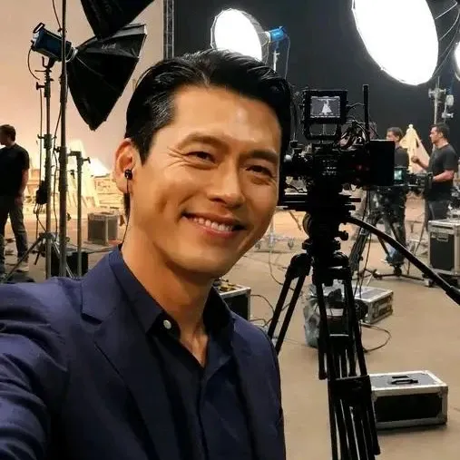 Foto kegiatan terbaru dari Hyun Bin