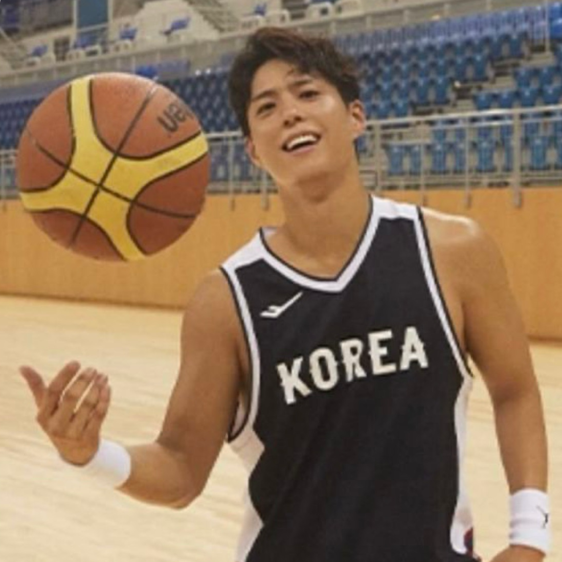 Behind-the-scenes cut of Park Bogum