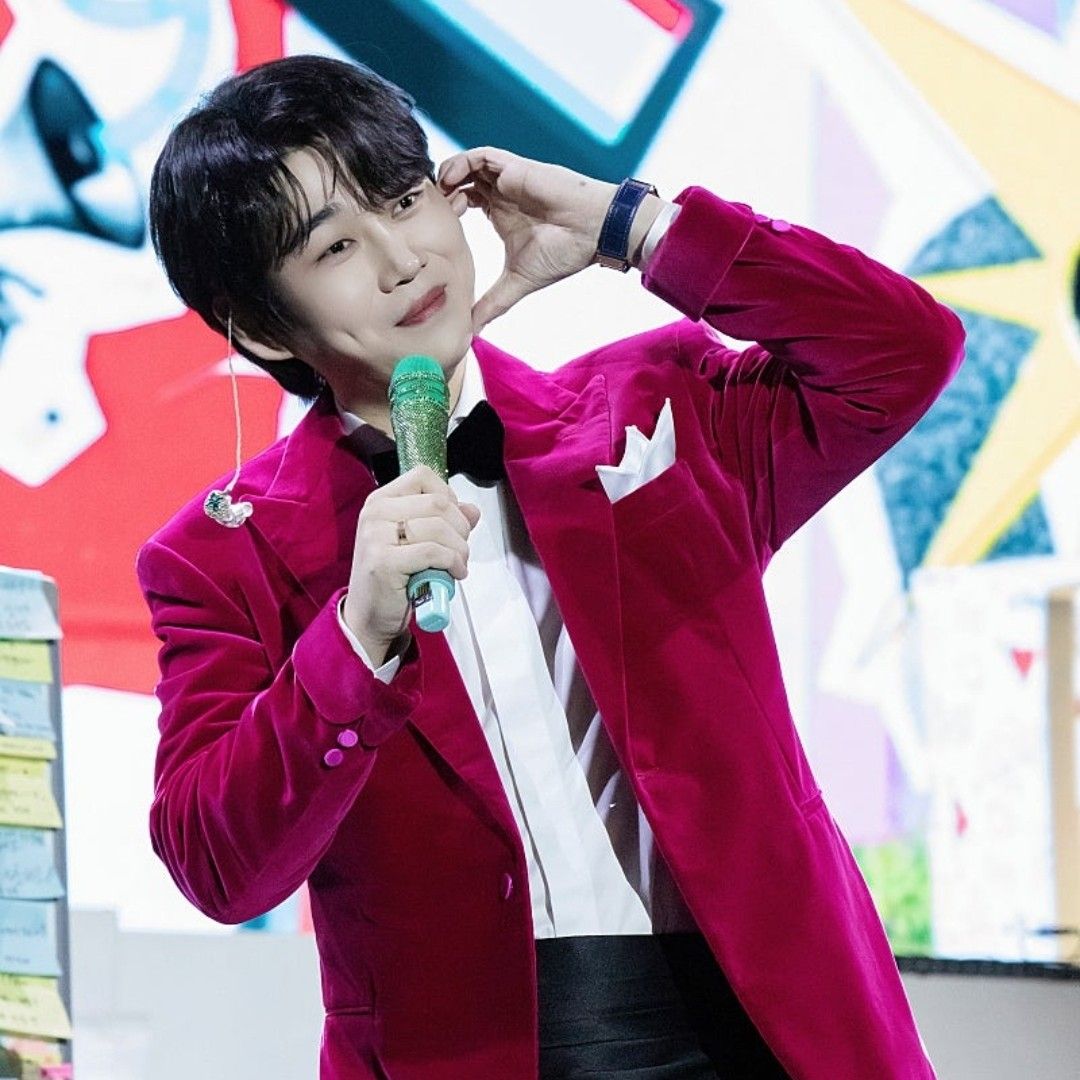 A moment captured by a fan of Hwang Youngwoong