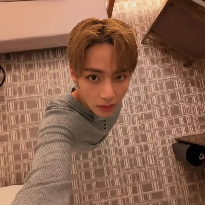 Recent activity shot of Kim Taehyung (V)