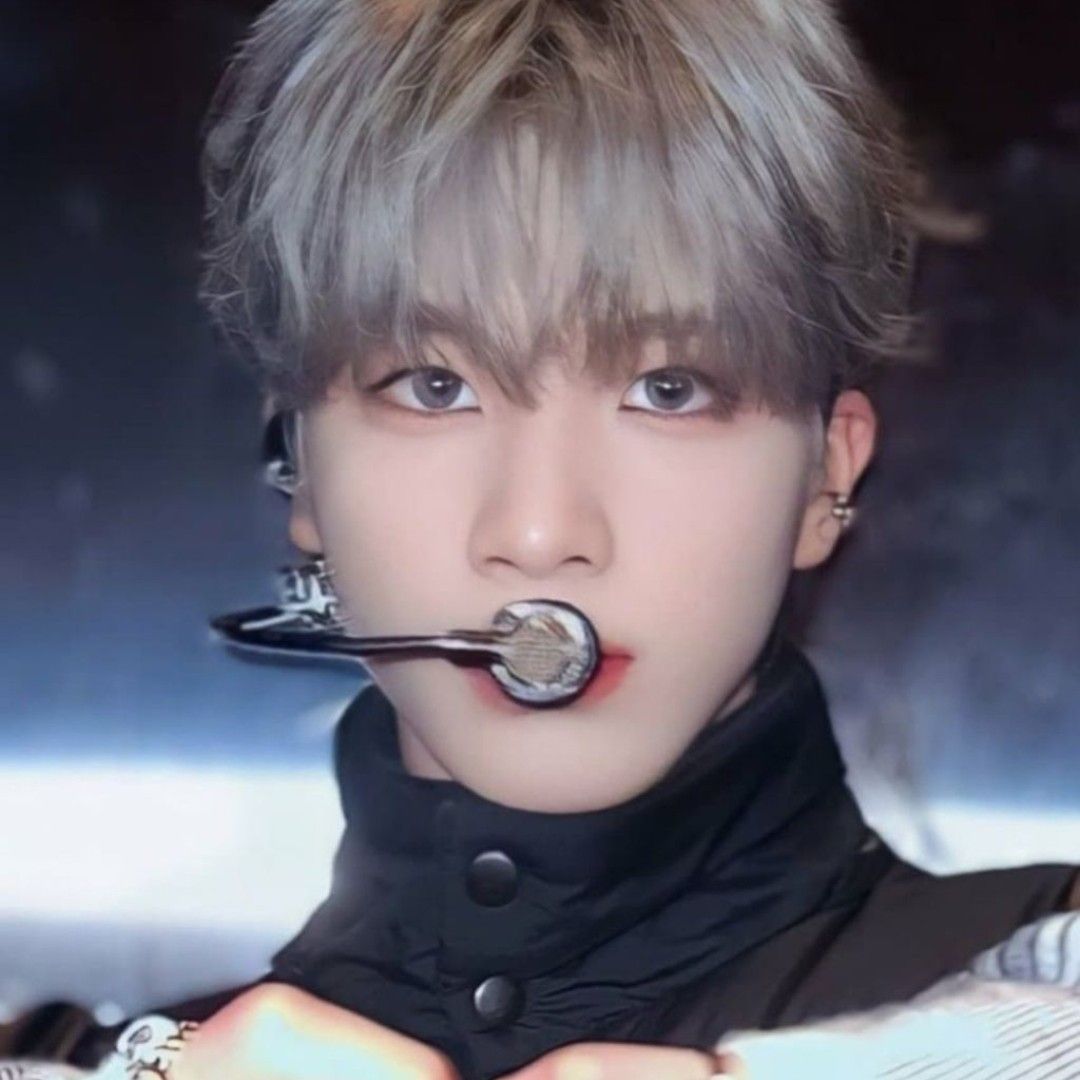 Momen yang diabadikan oleh penggemar Jeong Dongwon