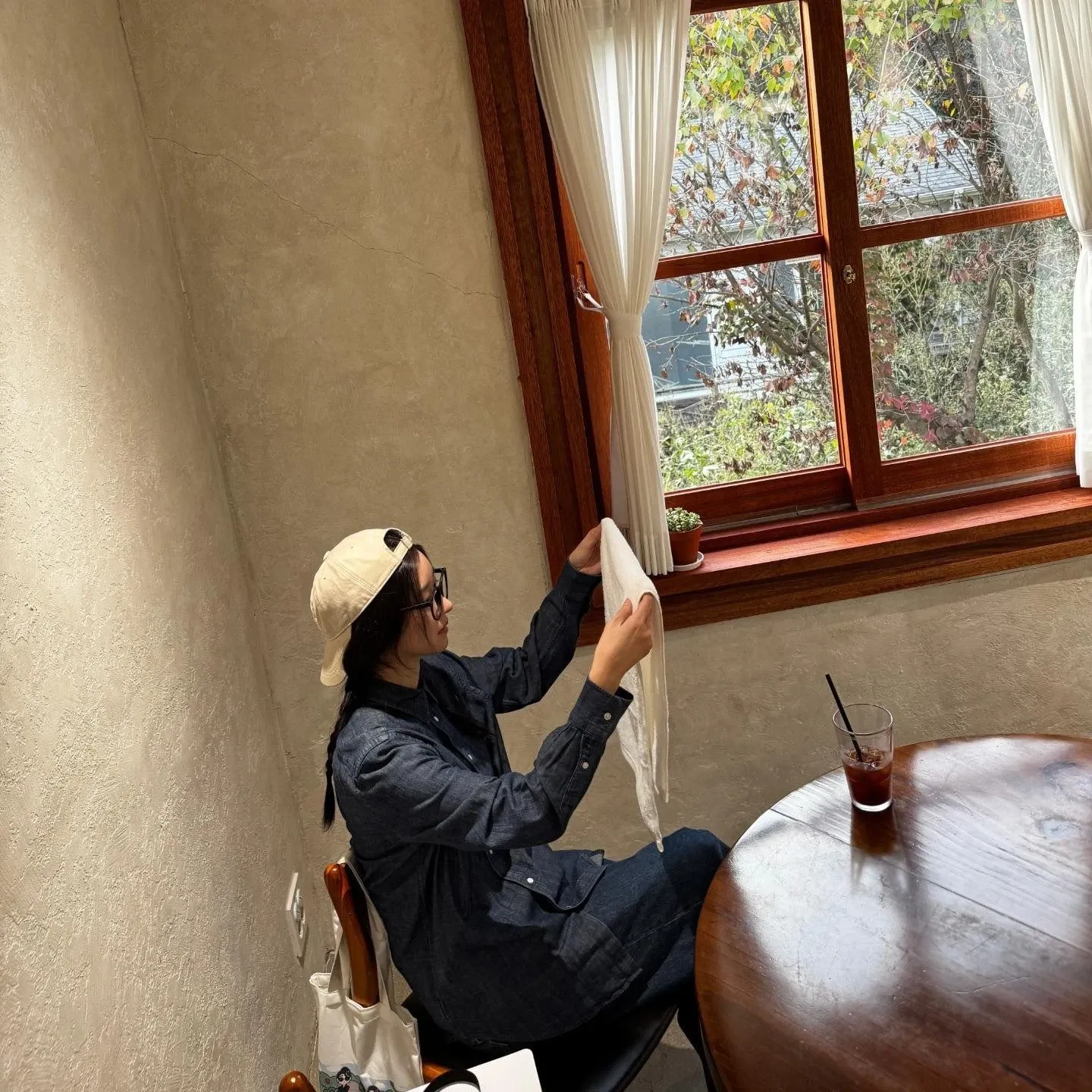 Behind-the-scenes cut of Seo Yeaji