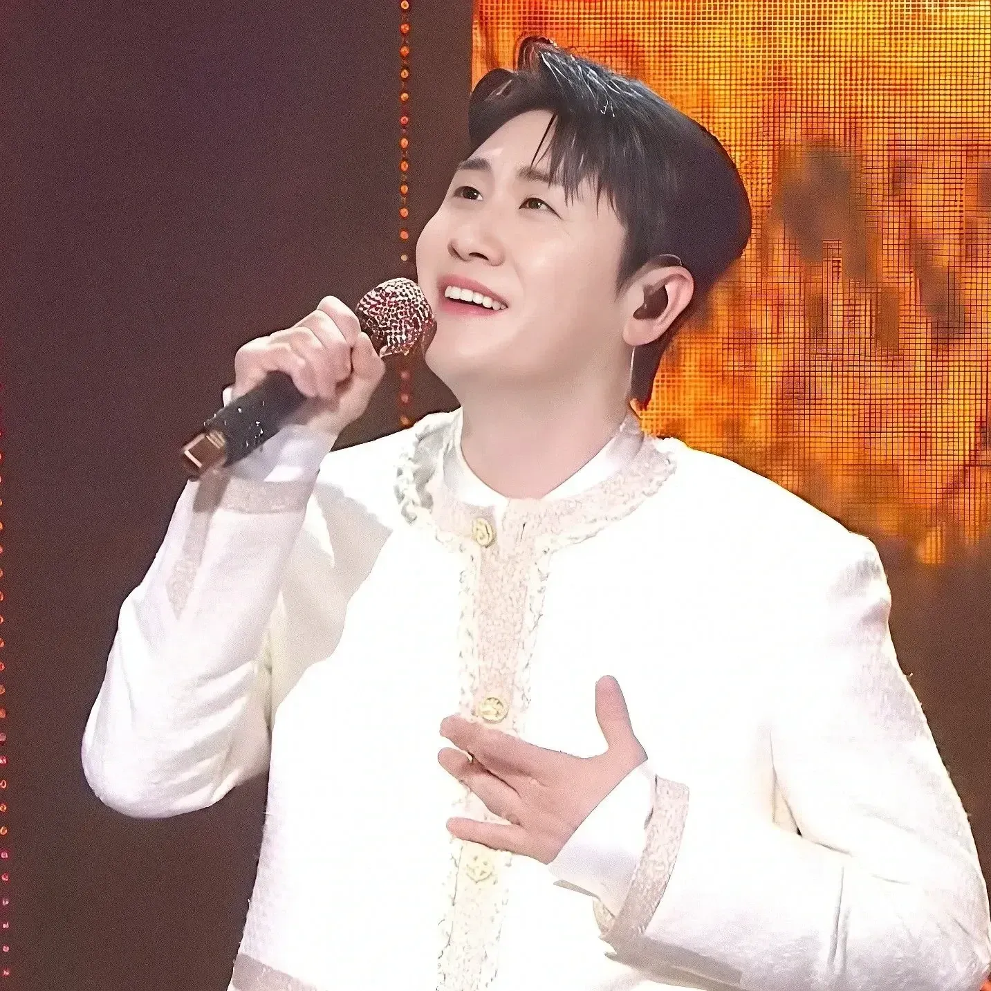 영탁의 비하인드 컷