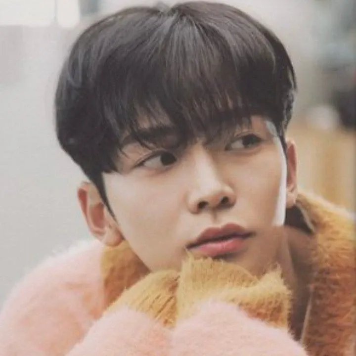 Foto terbaru dari Rowoon