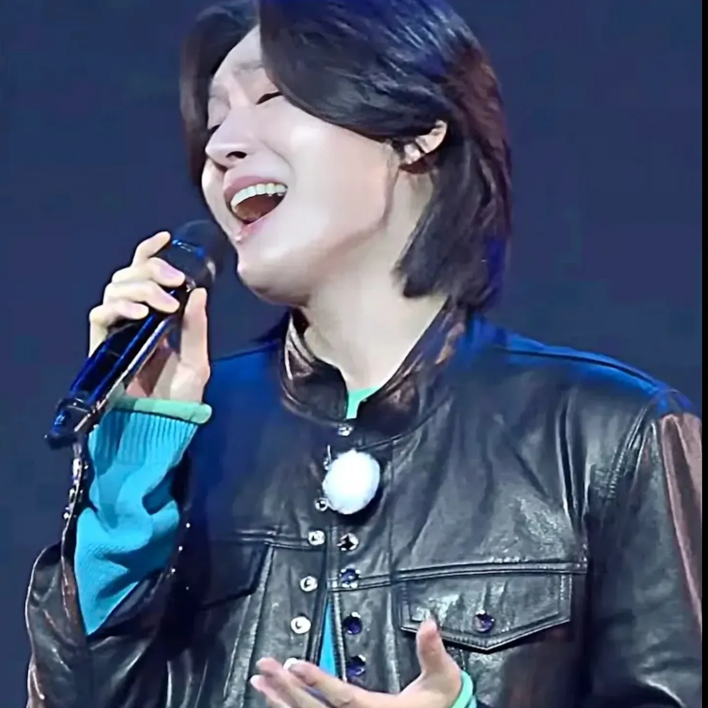A moment captured by a fan of Kim Yongbin