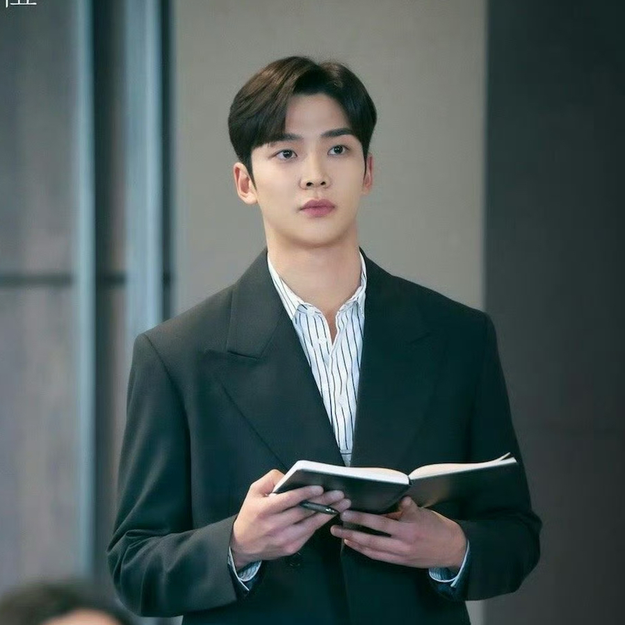 路云的最新照片