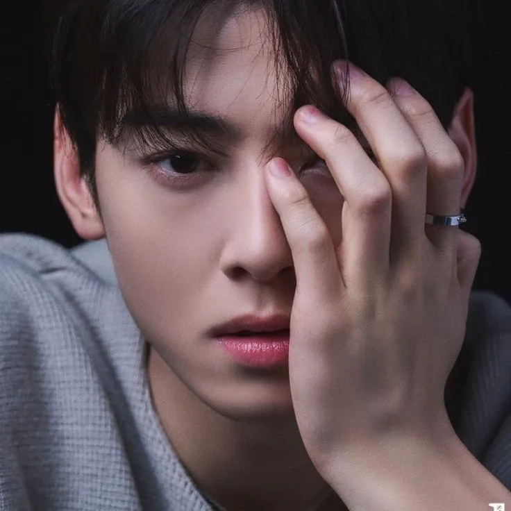 A moment captured by a fan of Cha Eunwoo