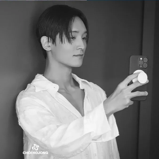A moment captured by a fan of Choi Hojong