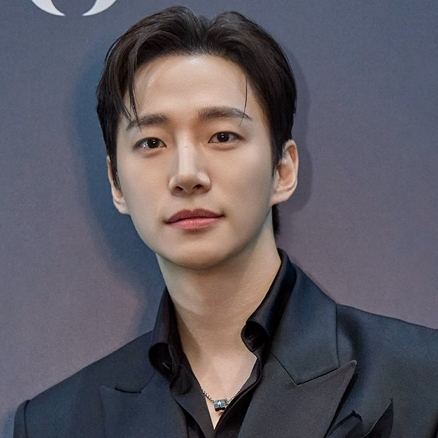 Foto kegiatan terbaru dari Lee Junho