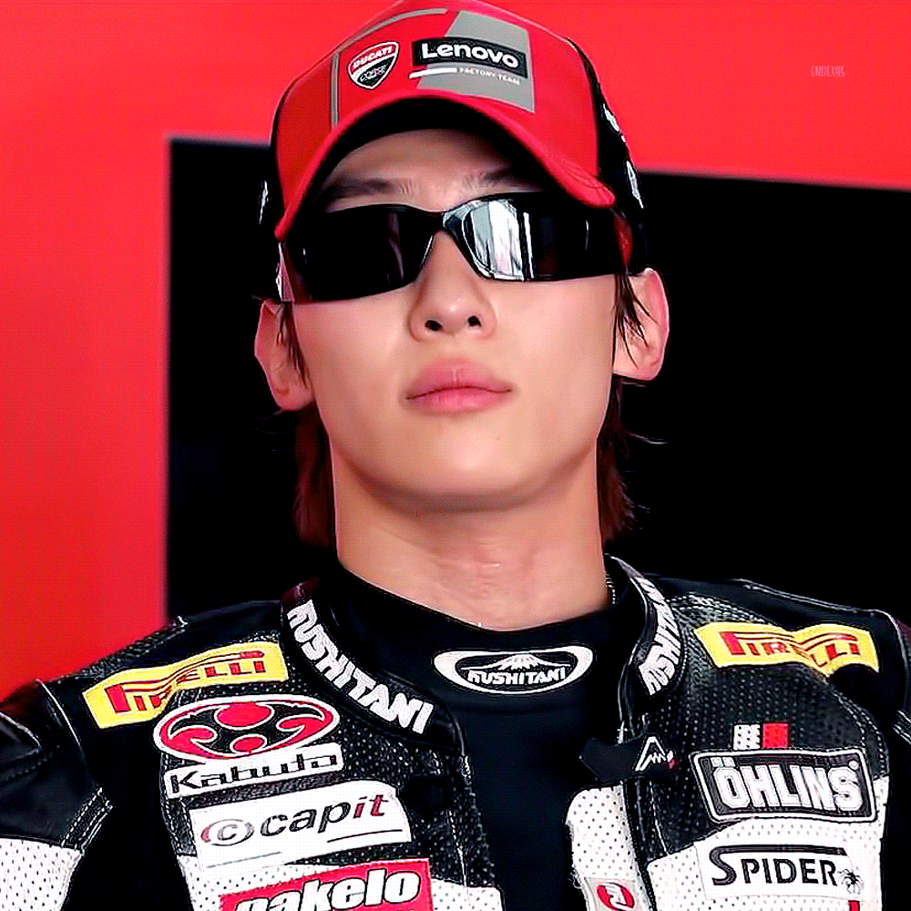 Behind-the-scenes cut of Dex