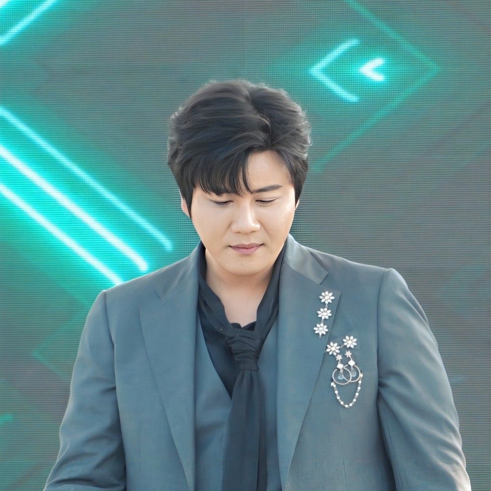 Recent activity shot of Jin Haesung