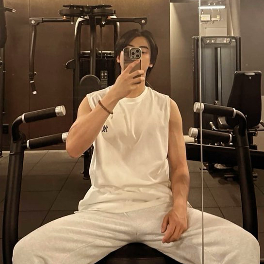 Latest photo of Cha Eunwoo
